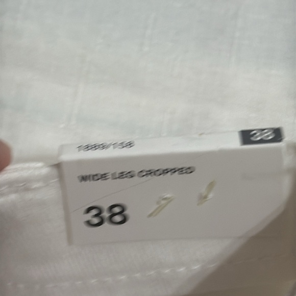 (M2)NEW Zara high-waisted, wide-leg, cropped jeans,Sz 6, with gold buttons with - Picture 7 of 14